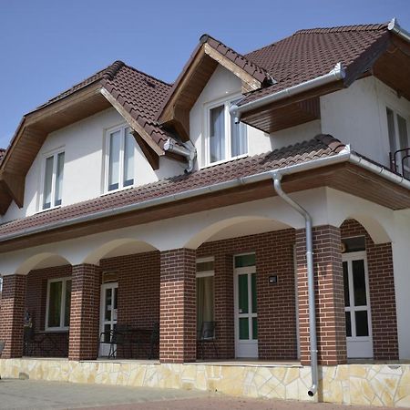 Fonix Apartmanhaz Nagypáli Exterior photo