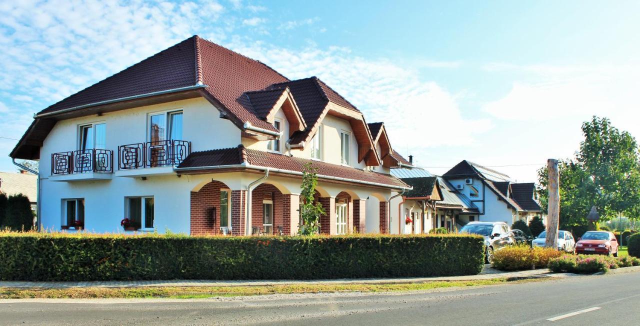 Fonix Apartmanhaz Nagypáli Exterior photo