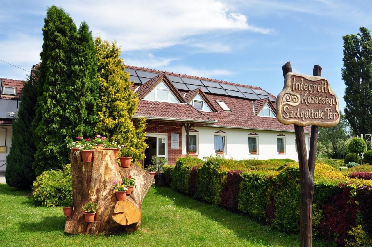 Fonix Apartmanhaz Nagypáli Exterior photo